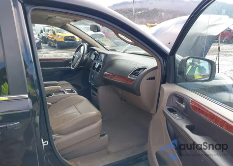 2015 Chrysler Town & Country Touring from USA, damaged, VIN 2C4RC1BG8FR726279